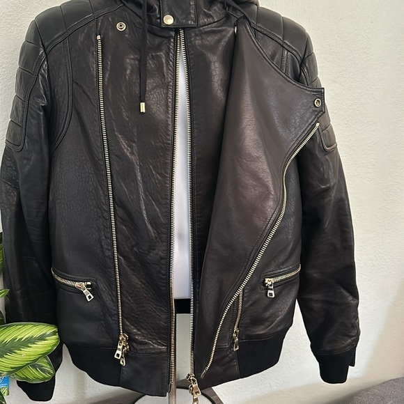 Balmain leather jacket. Size 52. Discolored on one side - Picture 9 of 12